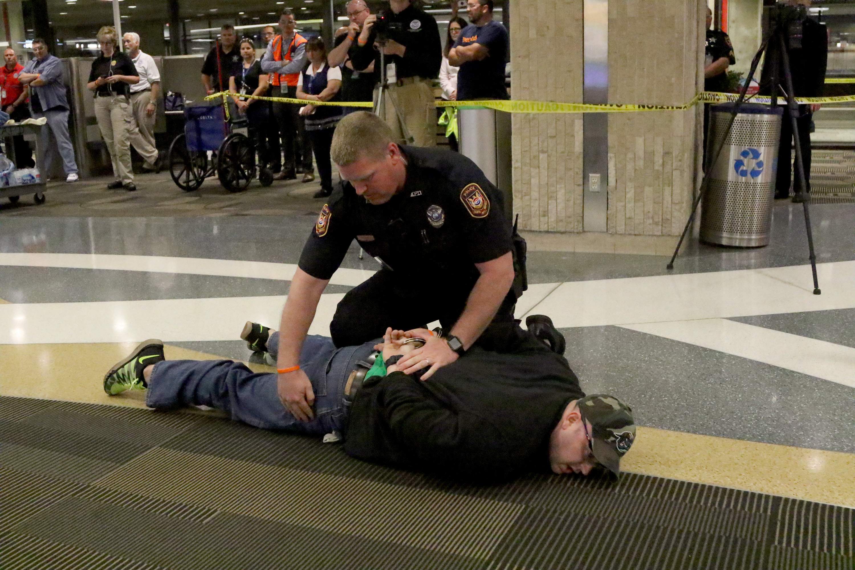 With Vegas In Mind Officers Conduct Active Shooter Training At Tampa International Airport
