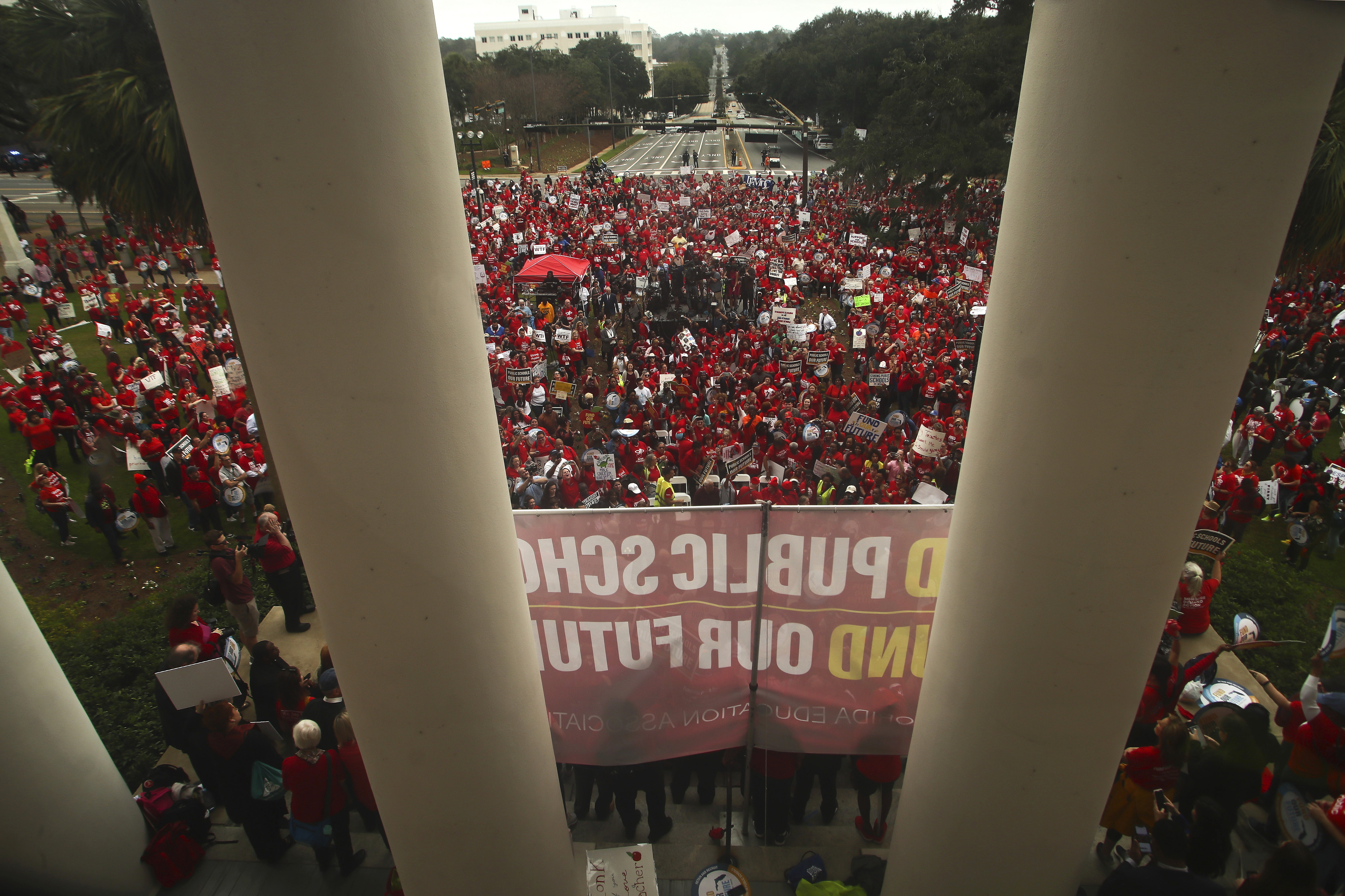 Florida education news: Teacher pay, college plans and school panic alarms