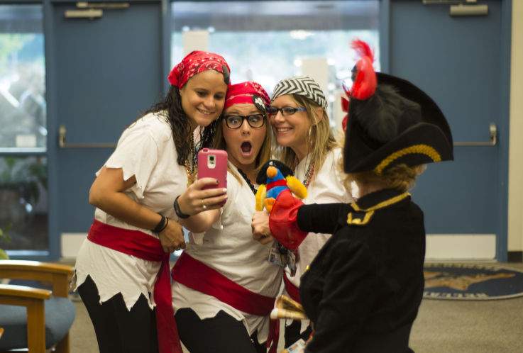 Bellamy Elementary teachers dress, teach like pirates for first day of school ... and beyond Bellamy Elementary teachers dress, teach like pirates for first day of school ... and beyond
