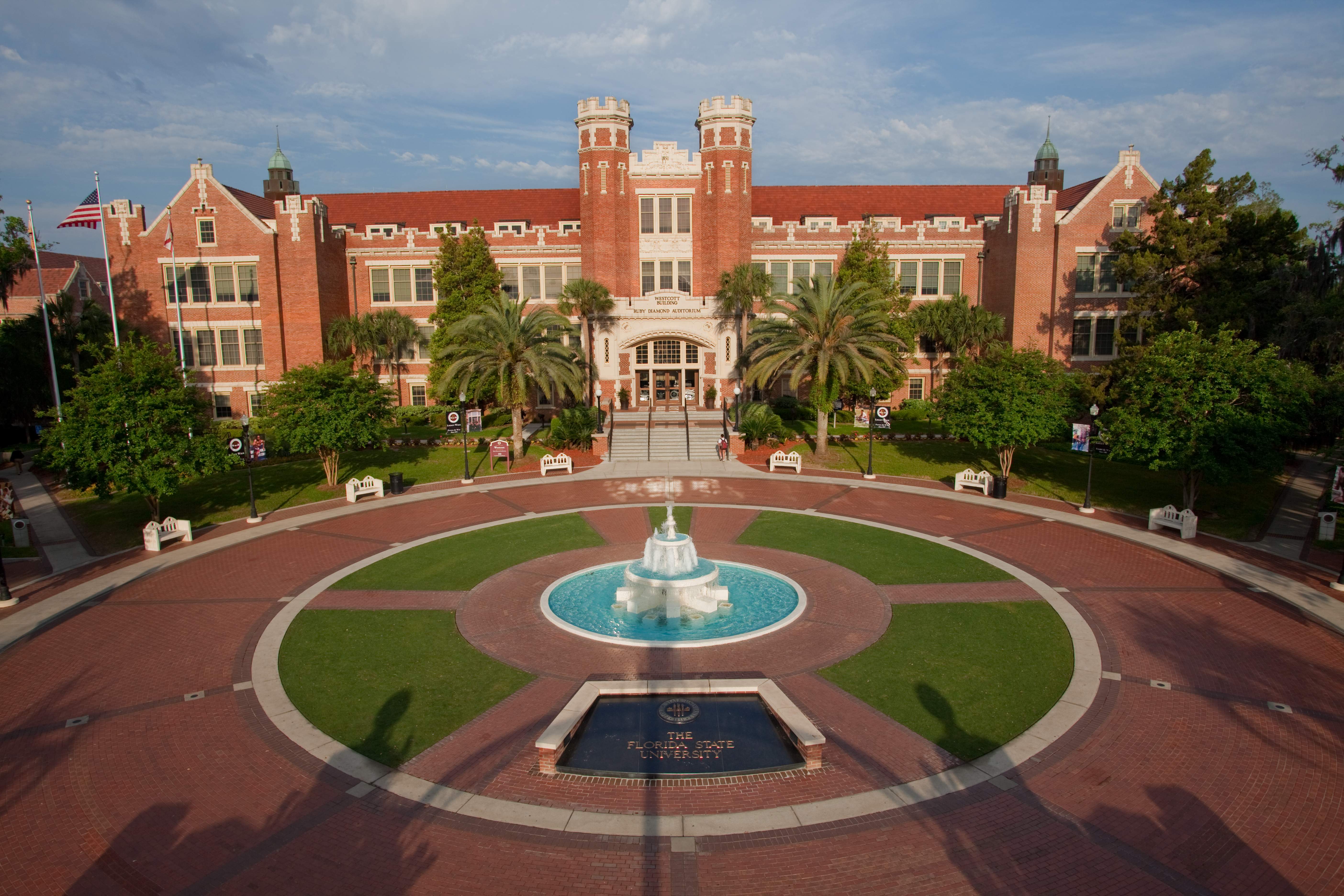 The main entrance to Florida State University. The main entrance to Florida State University.