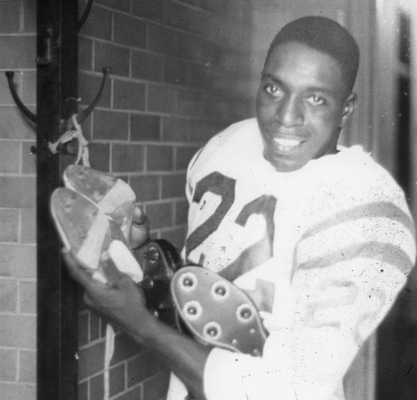 Bob Hayes hangs up his track spikes and dons his cleats for Florida A&M. (Times, 1962) Bob Hayes hangs up his track spikes and dons his cleats for Florida A&M. (Times, 1962)
