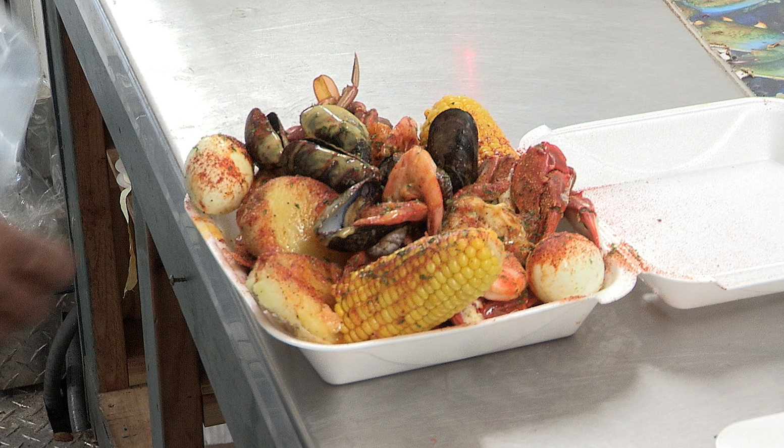 The seafood boil at Tampa Blue Crab and Seafood contains steamed crab, shrimp, mussels, corn and potatoes, and is seasoned to your liking. JAMES BORCHUCK | Times The seafood boil at Tampa Blue Crab and Seafood contains steamed crab, shrimp, mussels, corn and potatoes, and is seasoned to your liking. JAMES BORCHUCK | Times