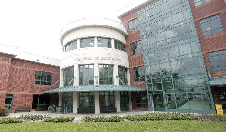 Usf Masters Programs >> Joe Henderson Usf Program Targets Stem Teacher Shortage Usf Masters Programs >> Joe Henderson Usf Program Targets Stem Teacher Shortage