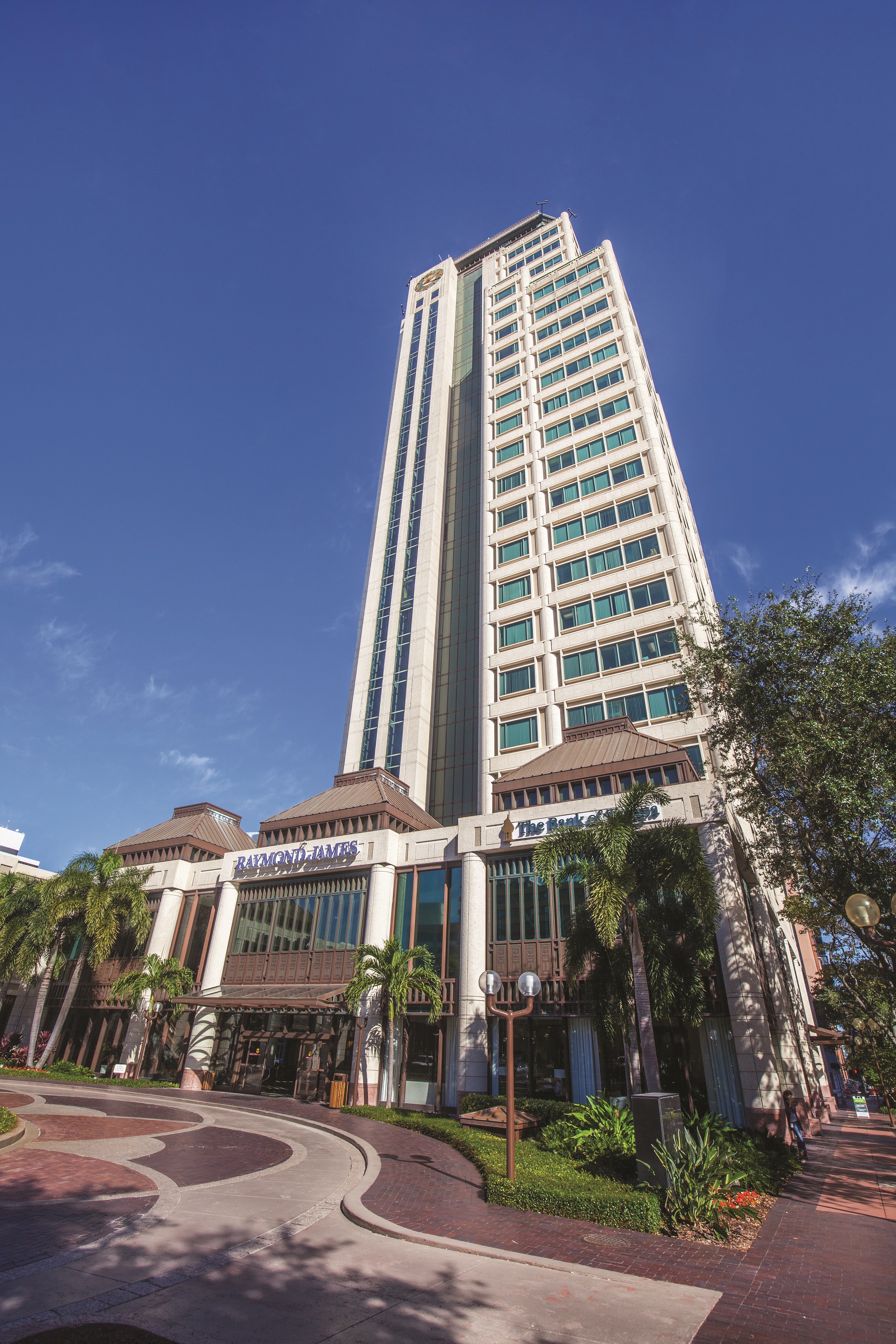 La Pergola is coming to the 200 Central space most recently home to Raymond James in downtown St. Petersburg. Images for Business La Pergola is coming to the 200 Central space most recently home to Raymond James in downtown St. Petersburg. Images for Business
